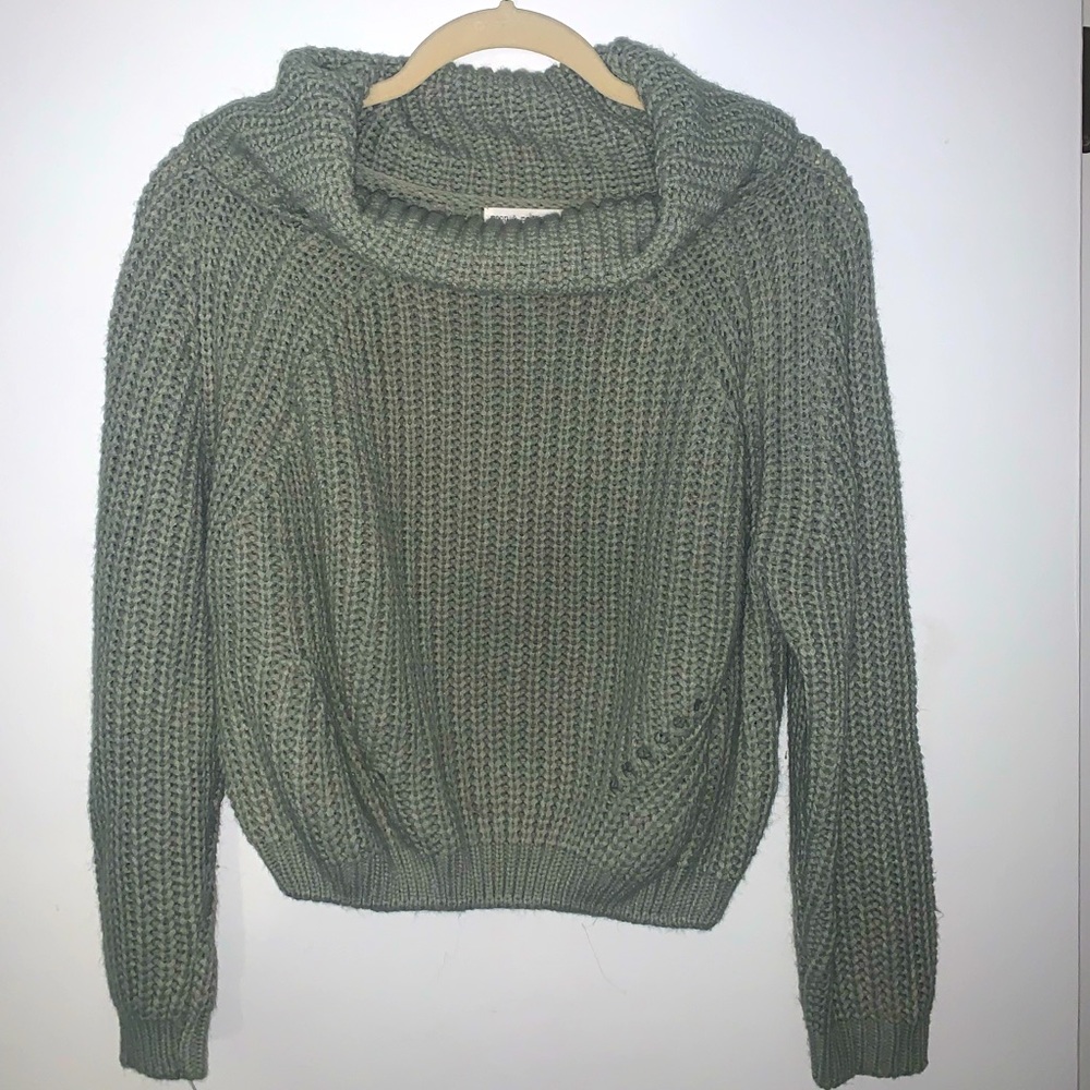 Moon & Madison Cowl Neck Sweater Size M